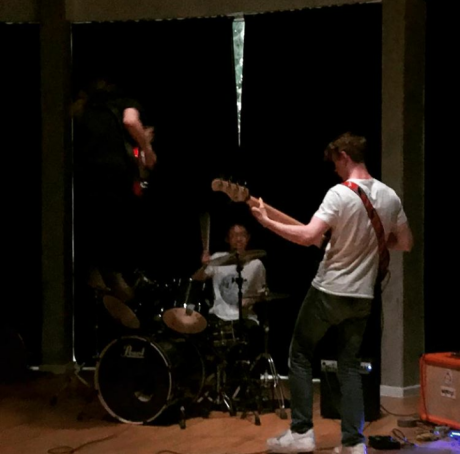 1533384143299233.png blob.png